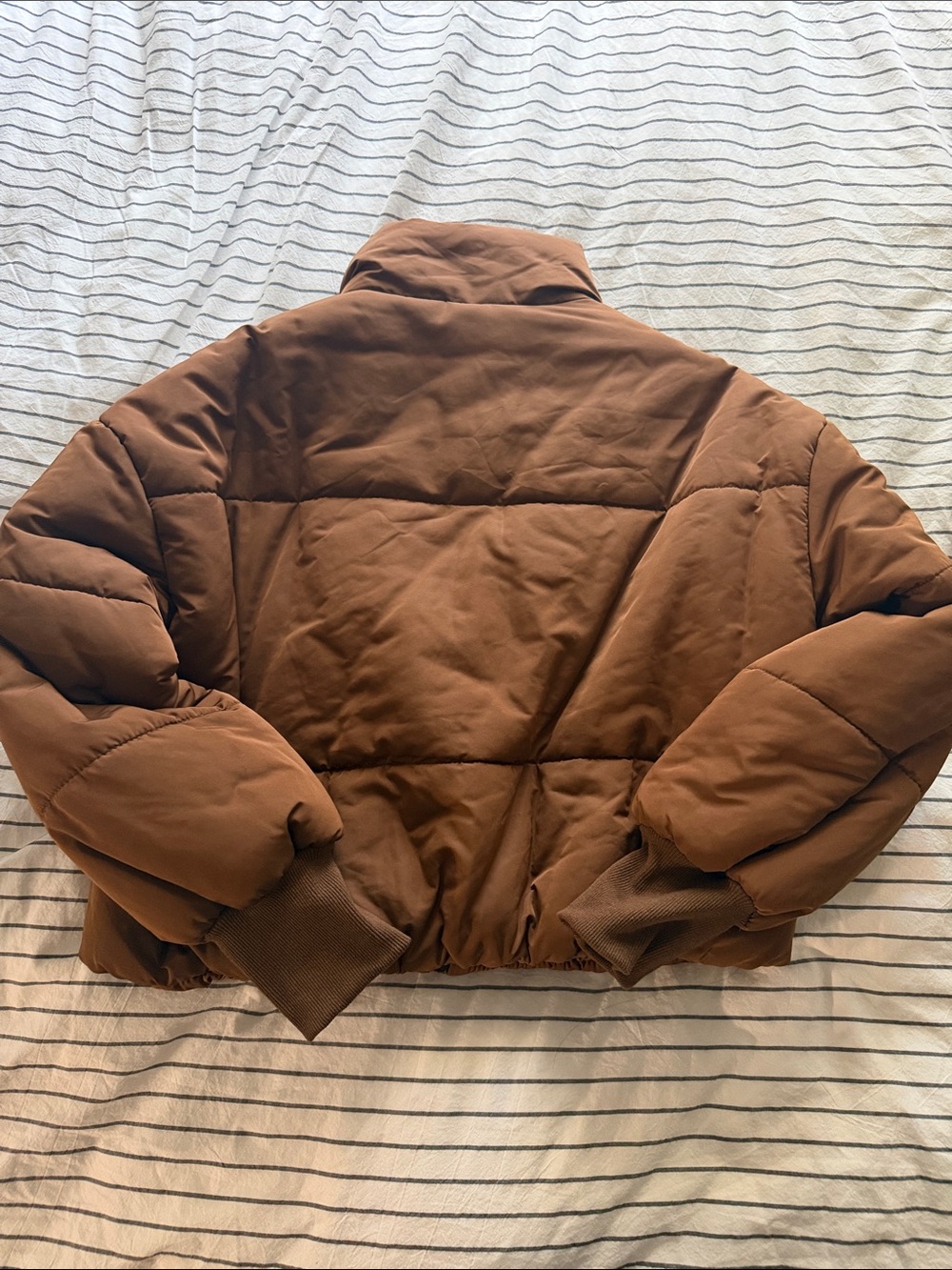 Cropped Brown Puffer Jacket with Stand Collar - Picture 3 of 3